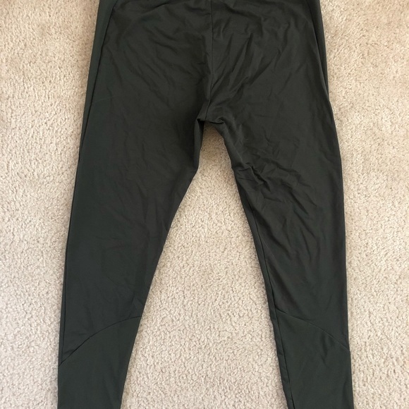 Women’s Oakley training leggings - Picture 2 of 3